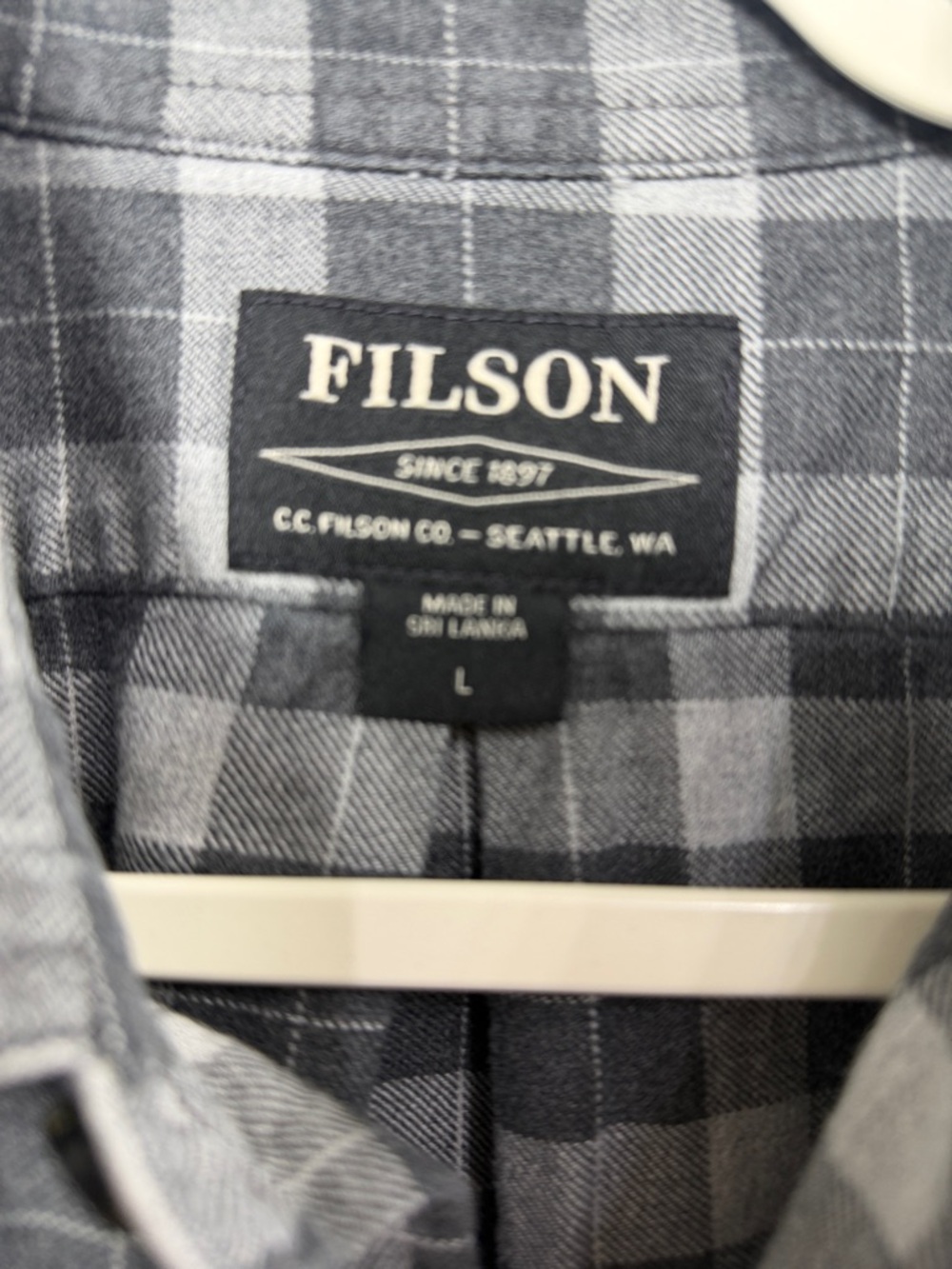 Filson Men’s Alaskan Guide Shirt grey plaid button down size large. - Picture 8 of 10